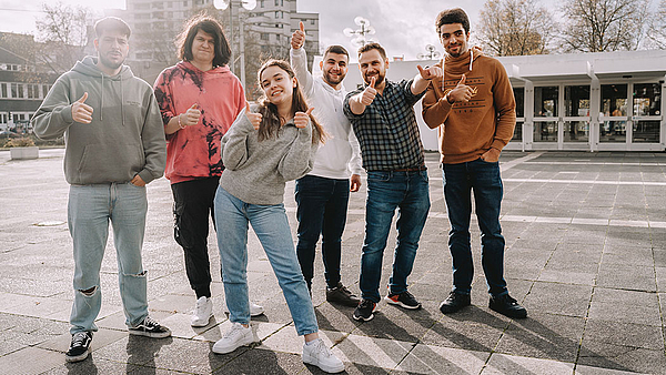 Unsere Weihnachtsspende 2025: Chancen schenken – mit JOBLINGE e. V. Unsere Weihnachtsspende 2025: Chancen schenken – mit JOBLINGE e. V.